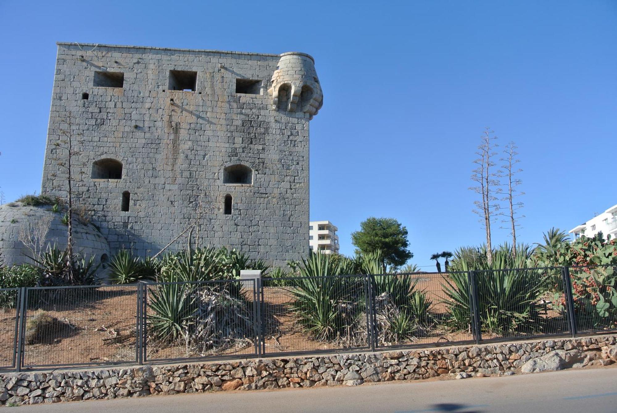 Apartamentos Danesp-Playa De Les Amplaries Marina Dor- Frontales Al Mar أوروبيسا ذيل مار المظهر الخارجي الصورة