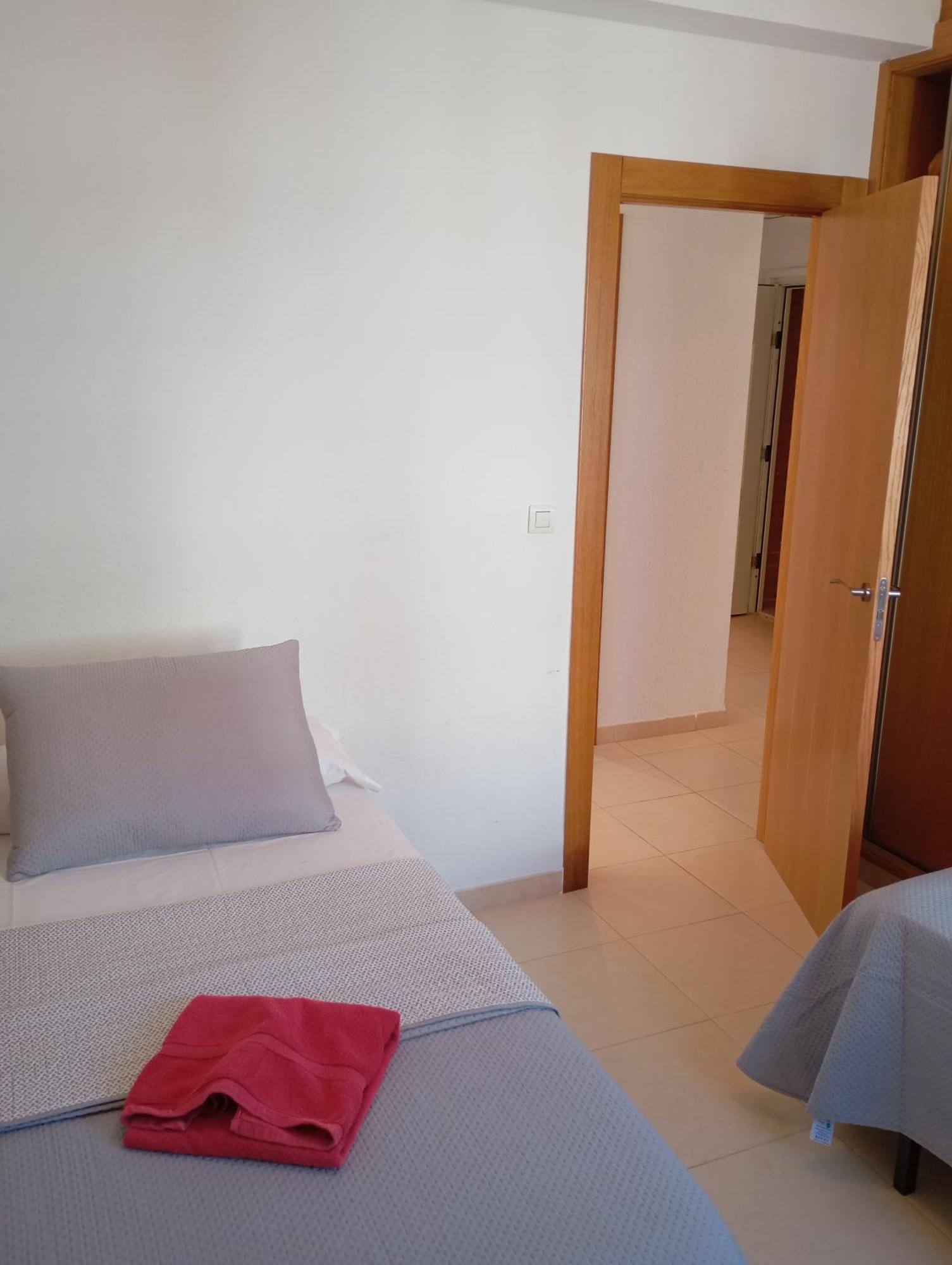 Apartamentos Danesp-Playa De Les Amplaries Marina Dor- Frontales Al Mar أوروبيسا ذيل مار المظهر الخارجي الصورة
